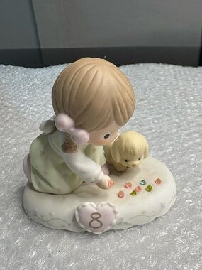 Precious Moments "Growing in Grace" Age 8 porcelain figurine